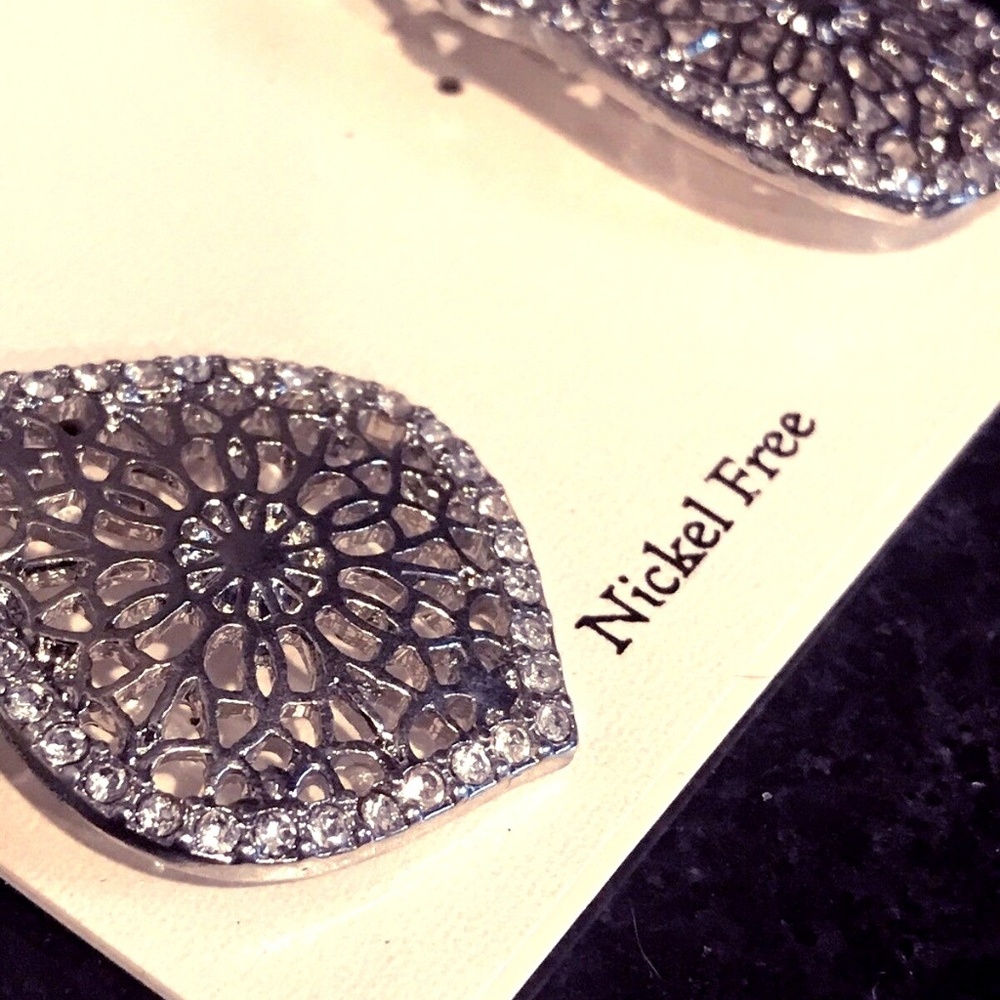 Versona Teardrop Silver Crystal Earrings